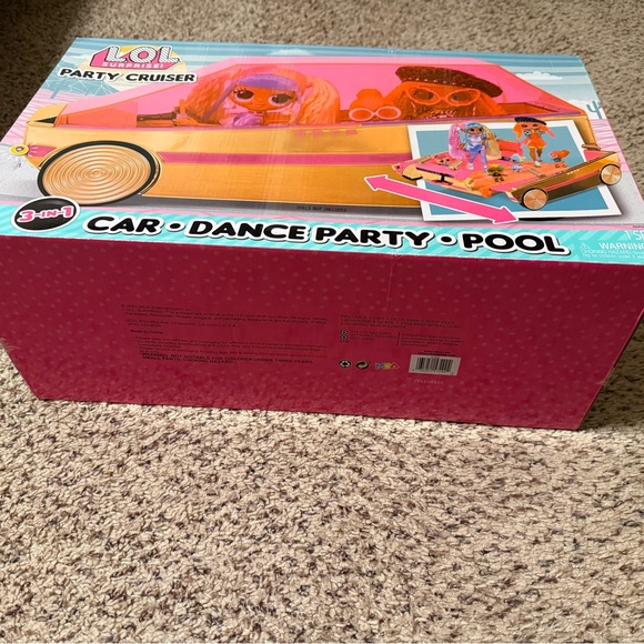 NEW IN BOX! LOL Surprise 3-in-1 Party Cruiser with Surprise Pool - New 2021 - Picture 6 of 11